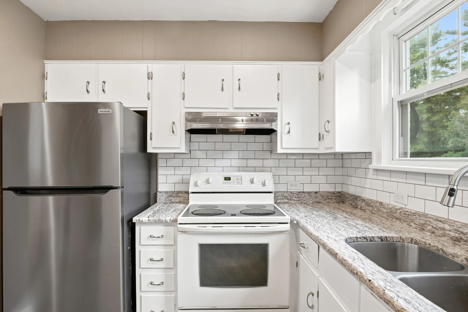 507 4th ST - Photo 32