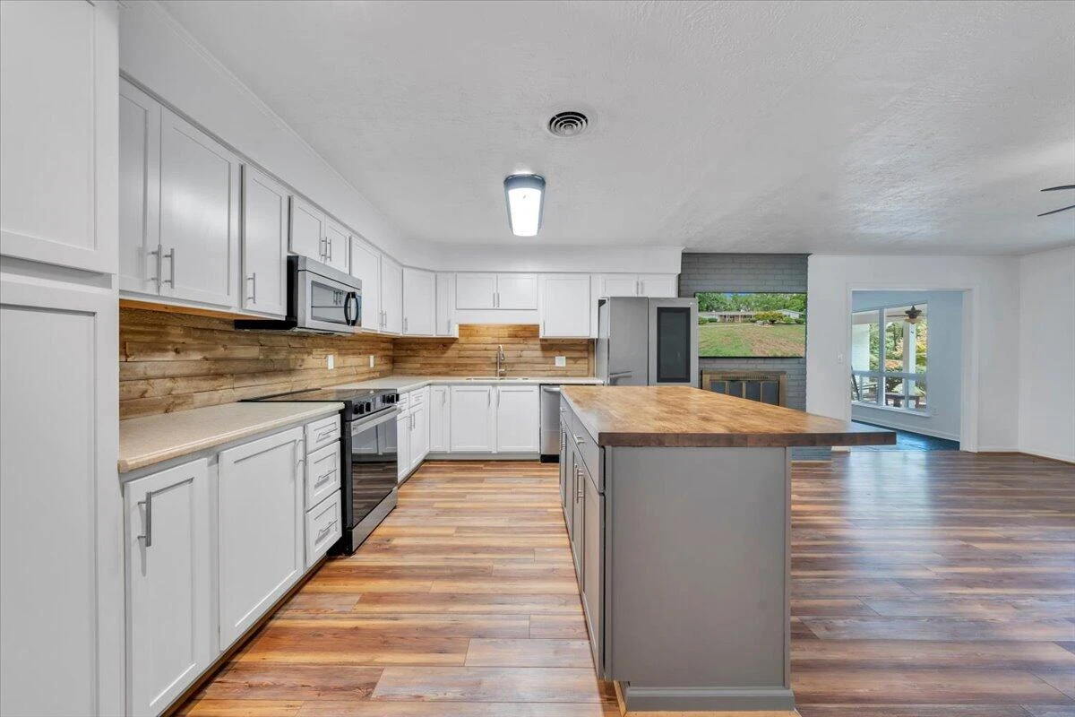 3402 S Park CIR - Photo 14