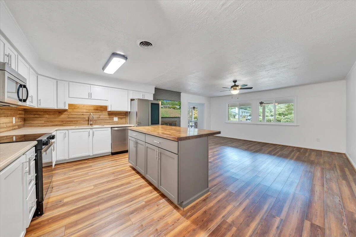 3402 S Park CIR - Photo 15