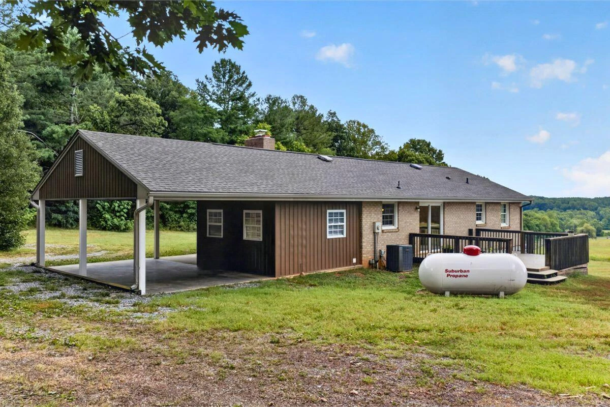 1069 PECKS RD - Photo 5