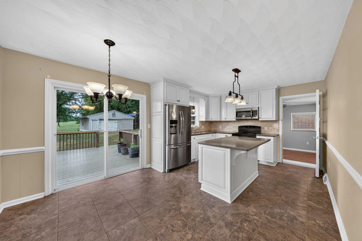 1069 PECKS RD - Photo 7