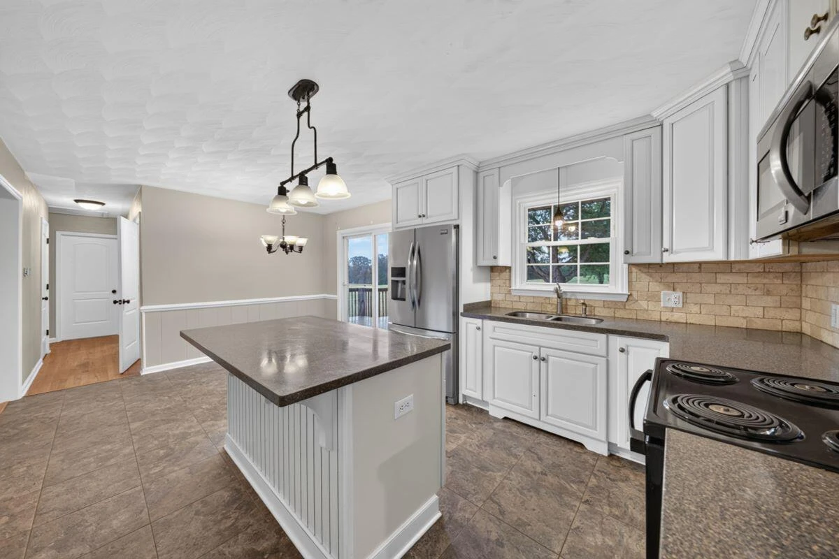 1069 PECKS RD - Photo 8