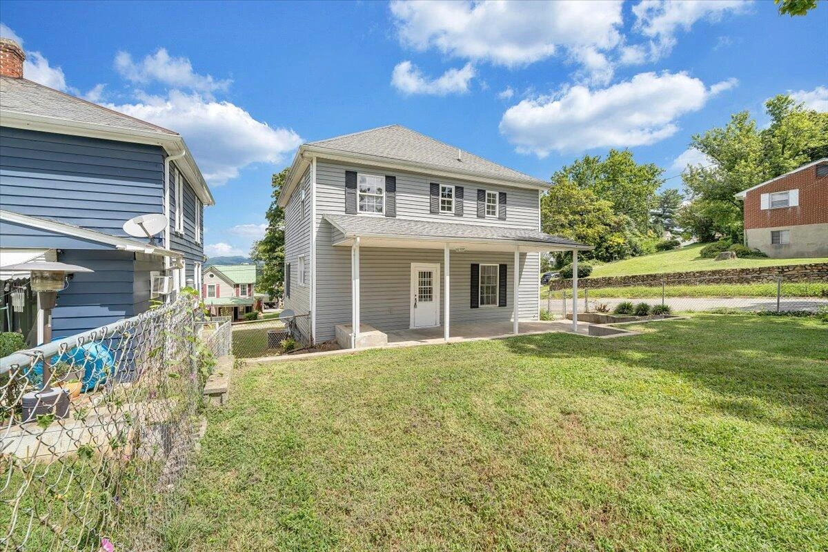 425 Jefferson AVE - Photo 32