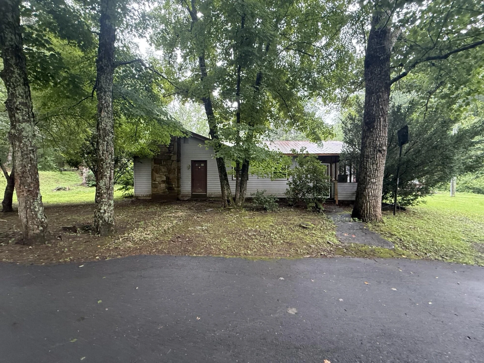 332 Rogers RD