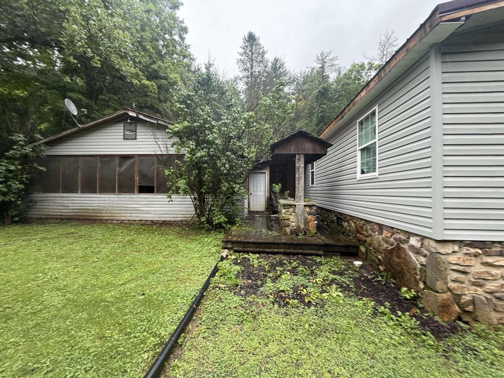 332 Rogers RD - Photo 12