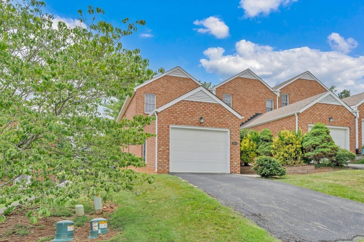 5014 Fairfax PL - Photo 2
