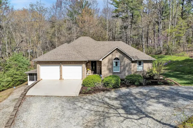 499 Cahas LN, Boones Mill, VA, 24065