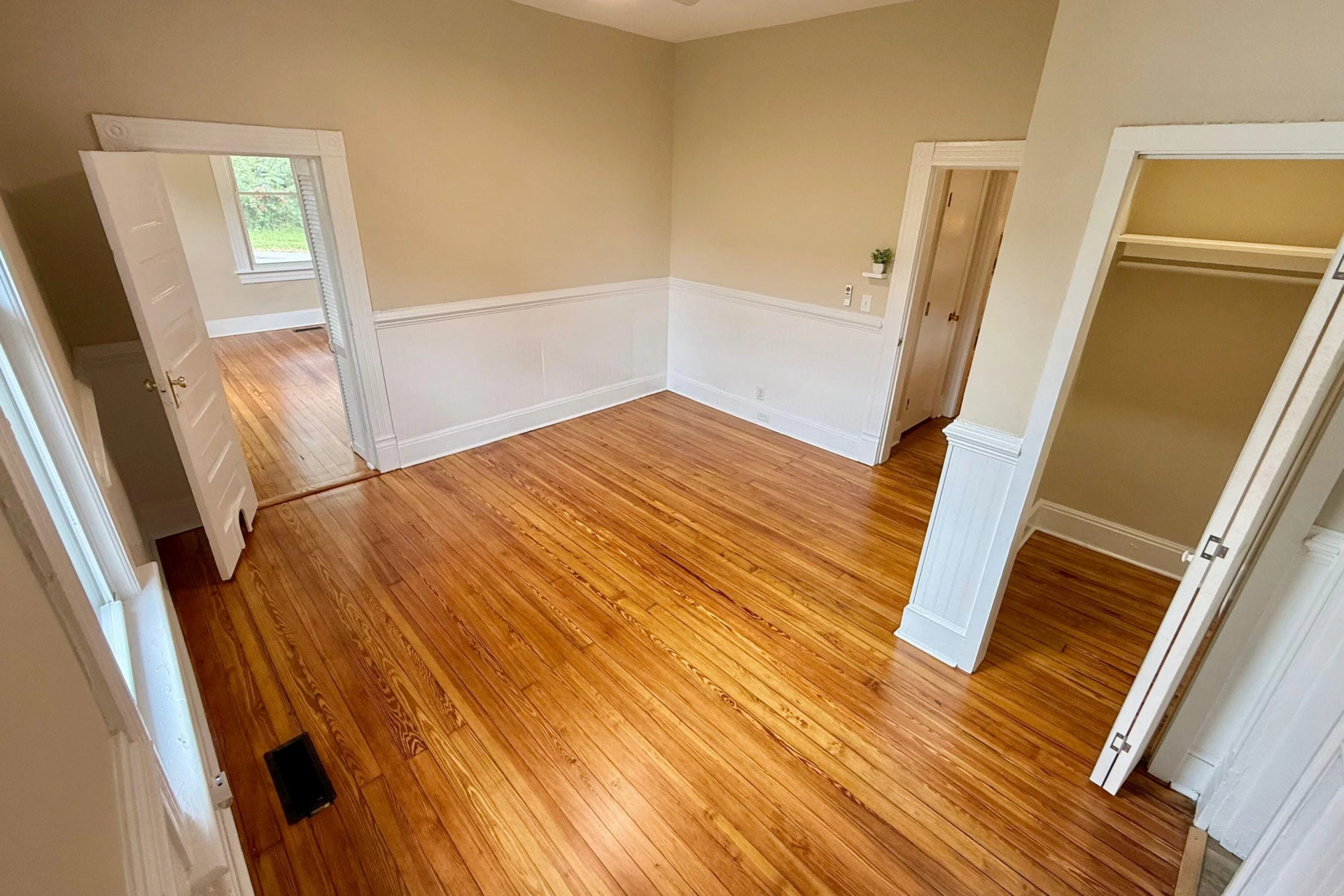 2225 Sabine AVE - Photo 7