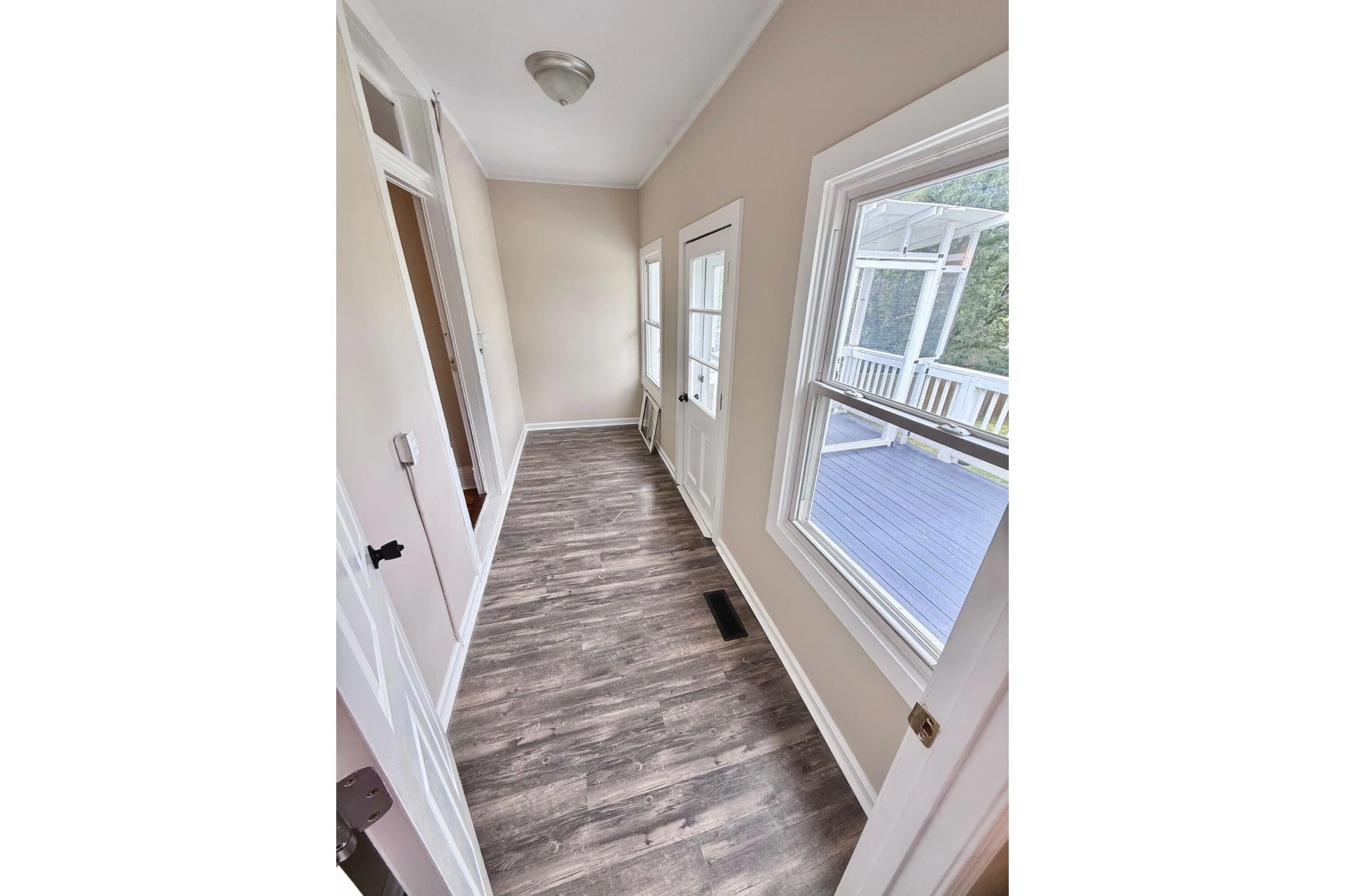 2225 Sabine AVE - Photo 9