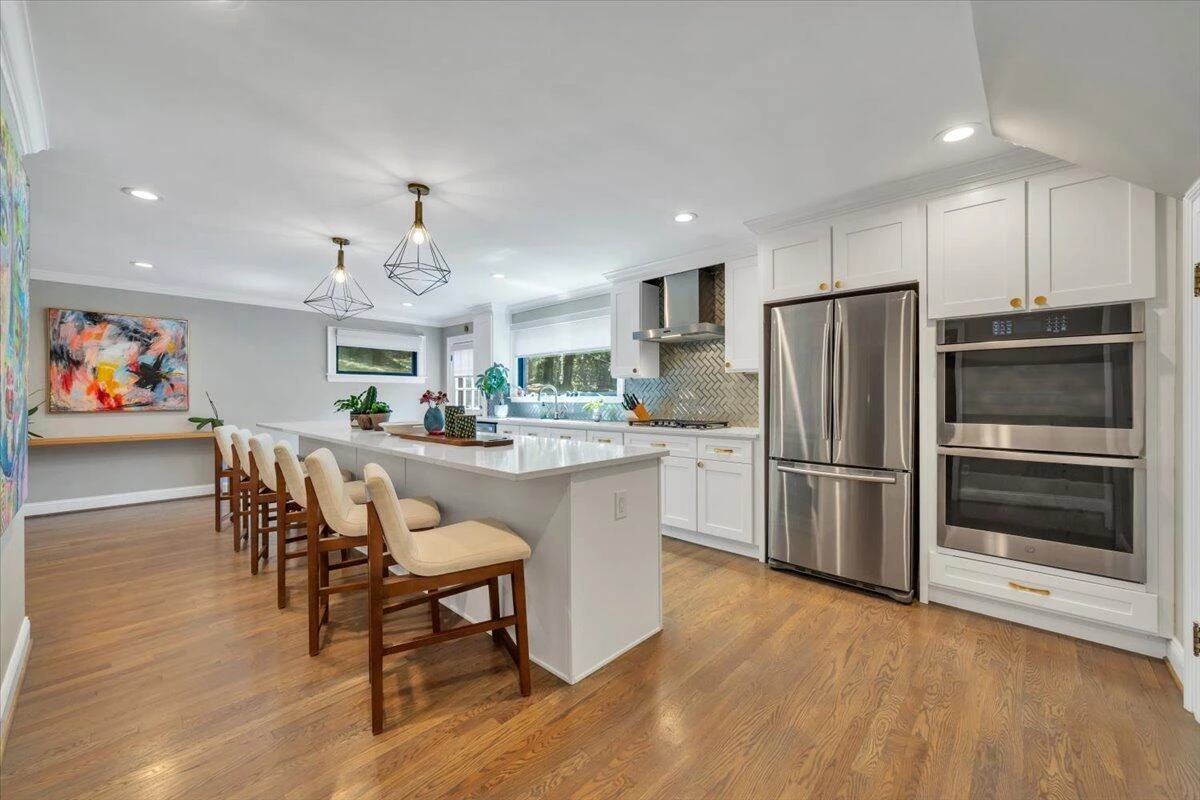 915 Oakwood DR SW - Photo 14