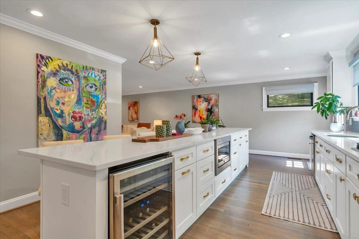 915 Oakwood DR SW - Photo 15