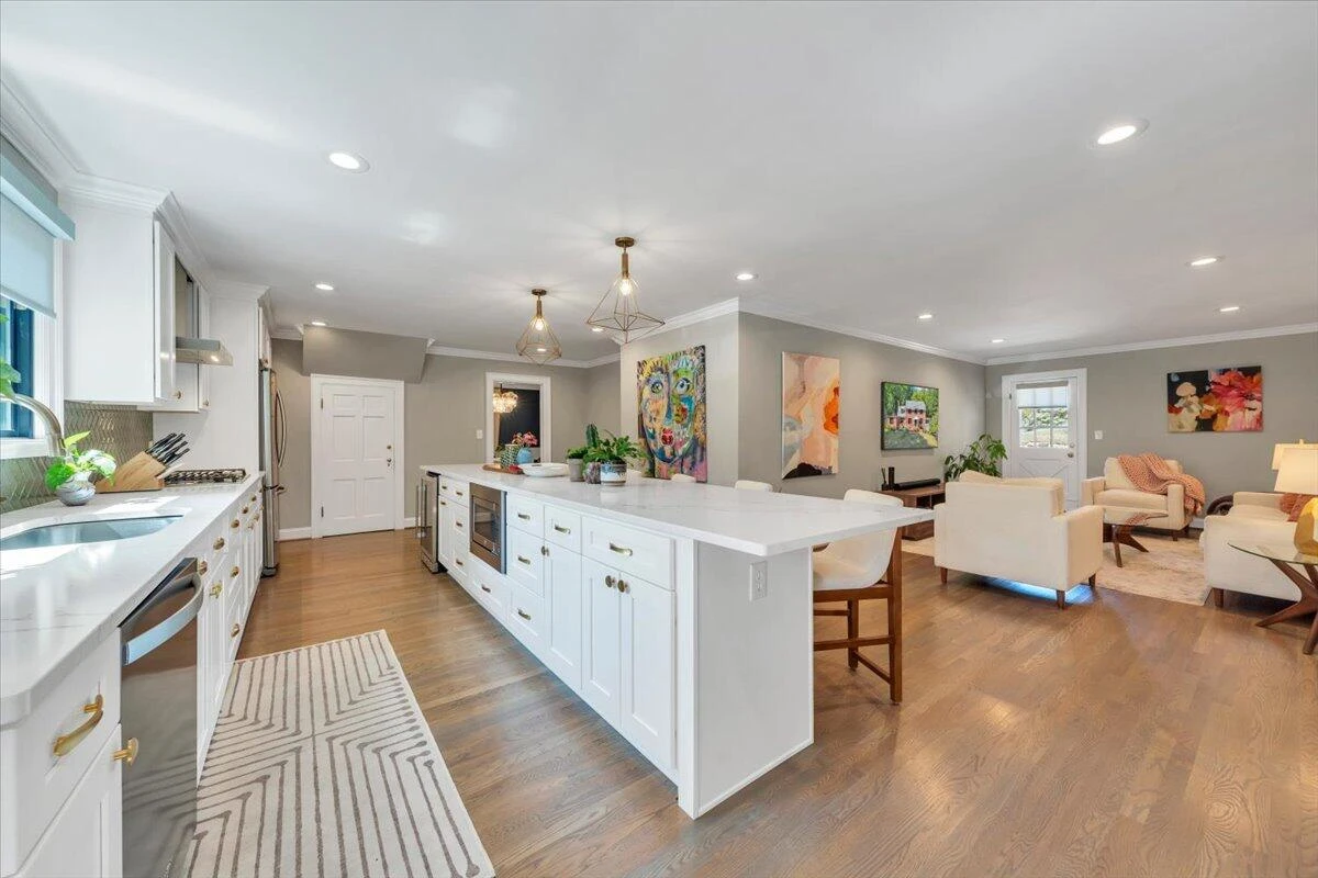 915 Oakwood DR SW - Photo 20