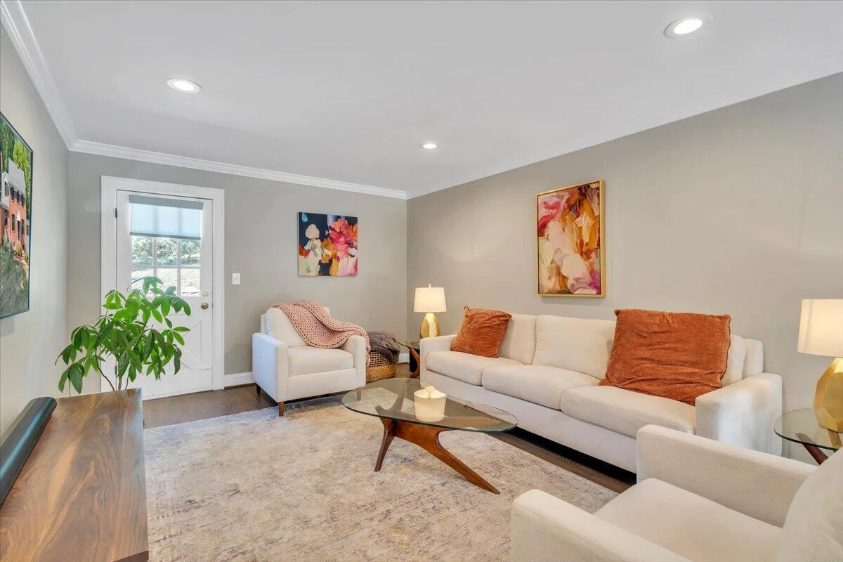 915 Oakwood DR SW - Photo 21