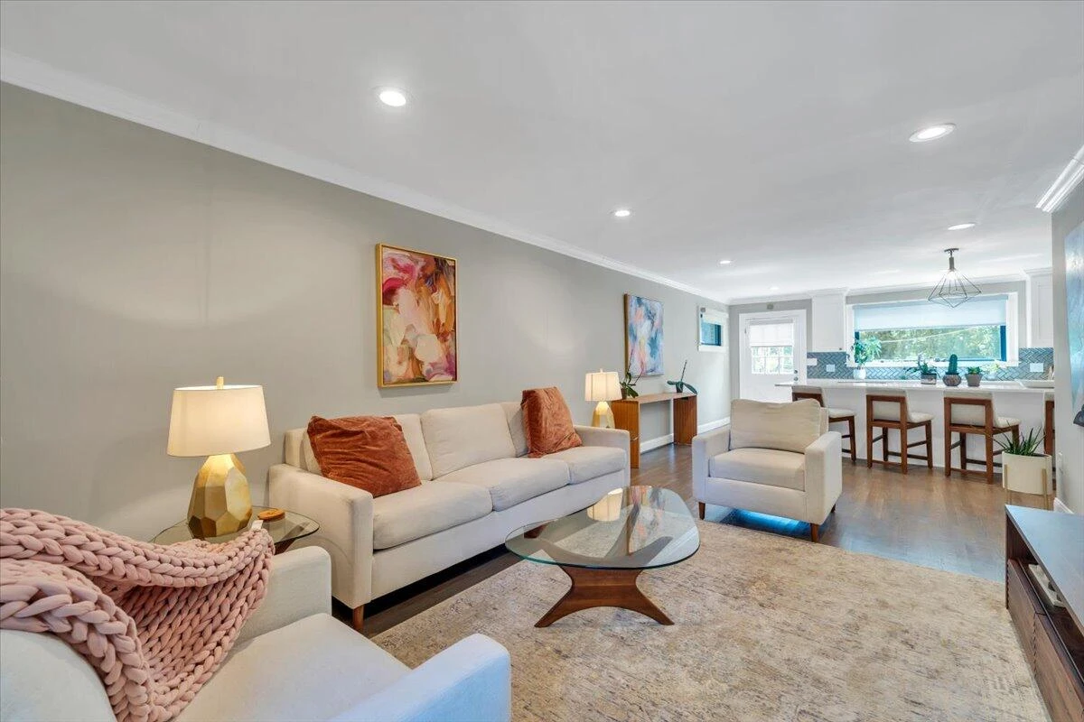 915 Oakwood DR SW - Photo 23