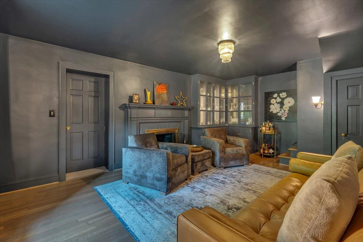 915 Oakwood DR SW - Photo 25