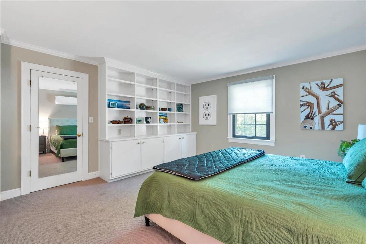 915 Oakwood DR SW - Photo 32