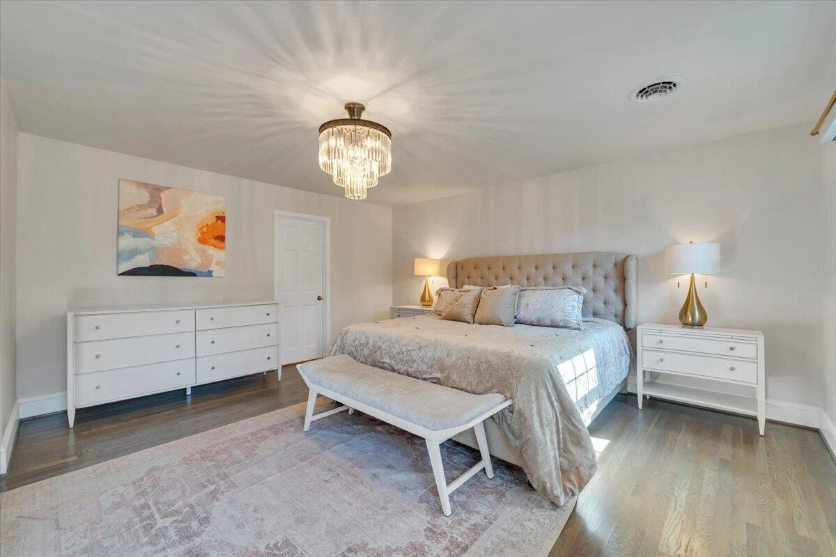 915 Oakwood DR SW - Photo 35
