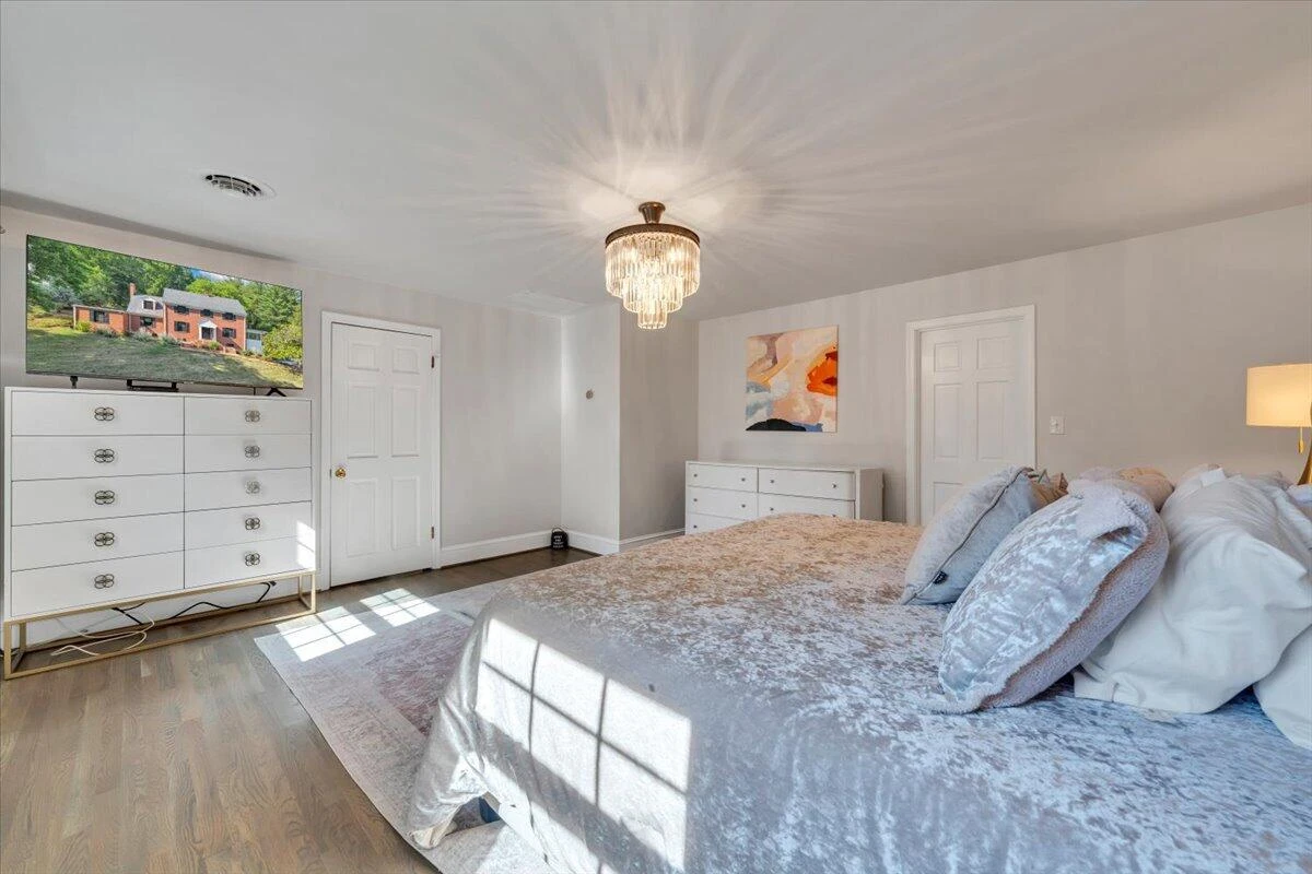915 Oakwood DR SW - Photo 36