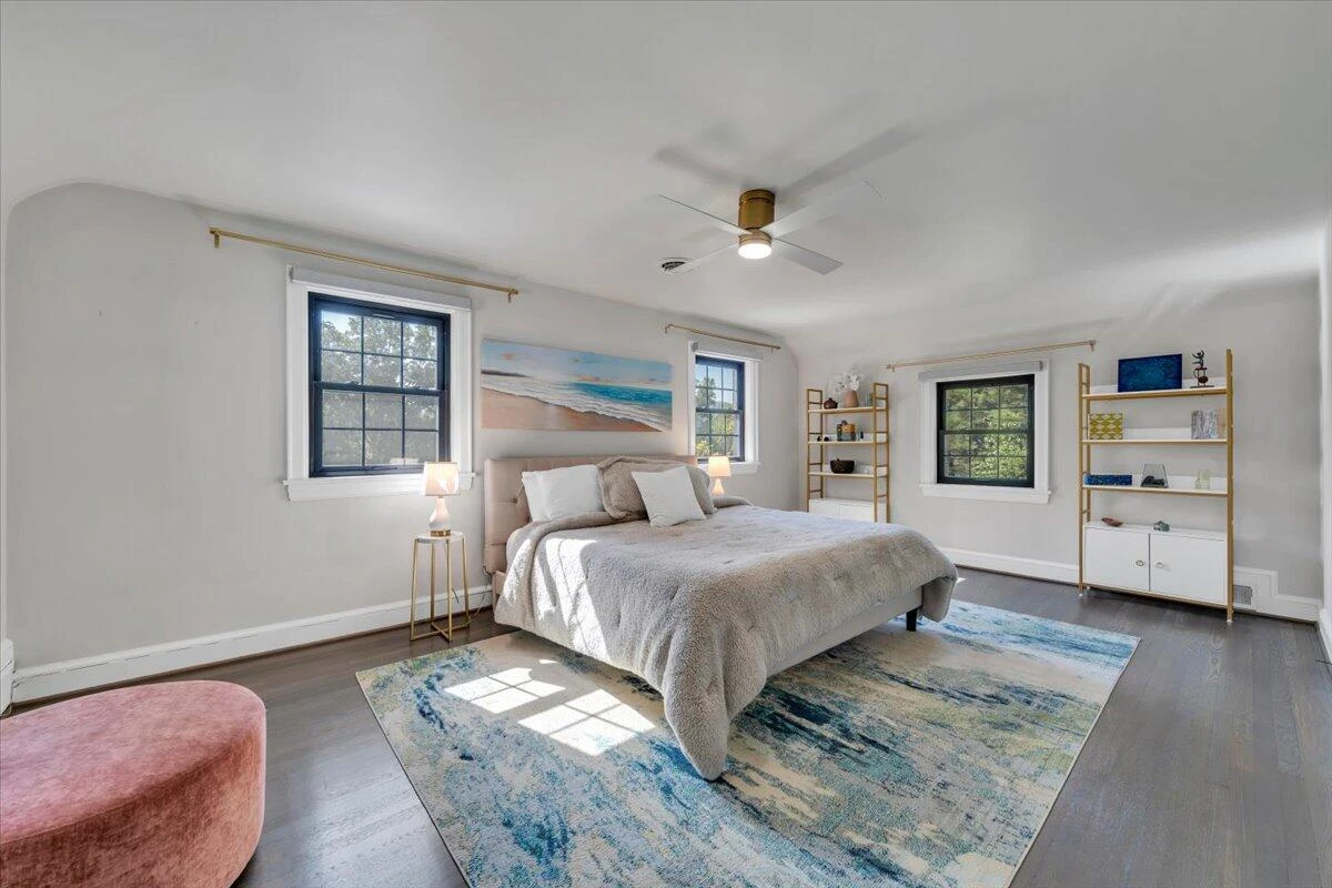 915 Oakwood DR SW - Photo 40