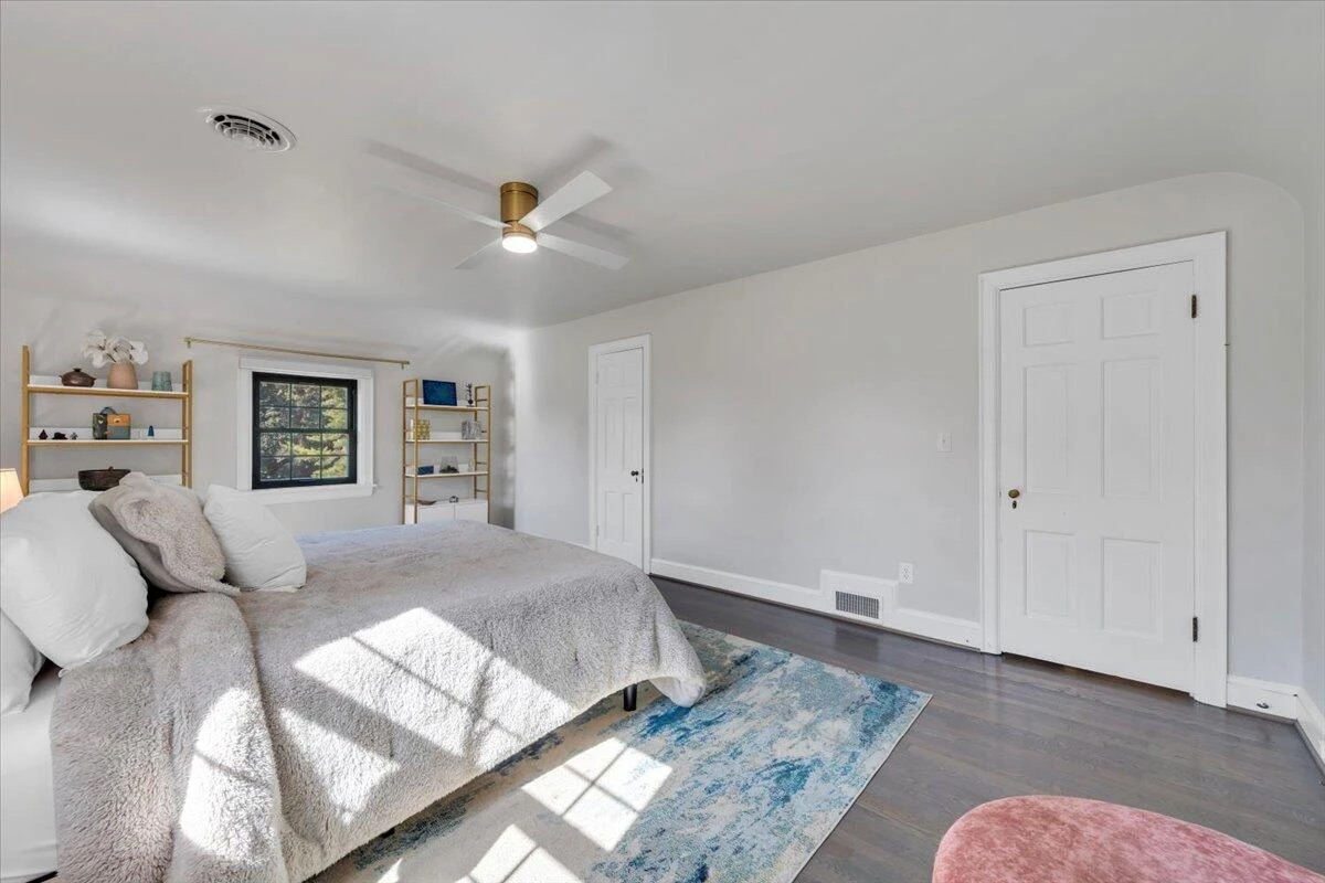 915 Oakwood DR SW - Photo 41