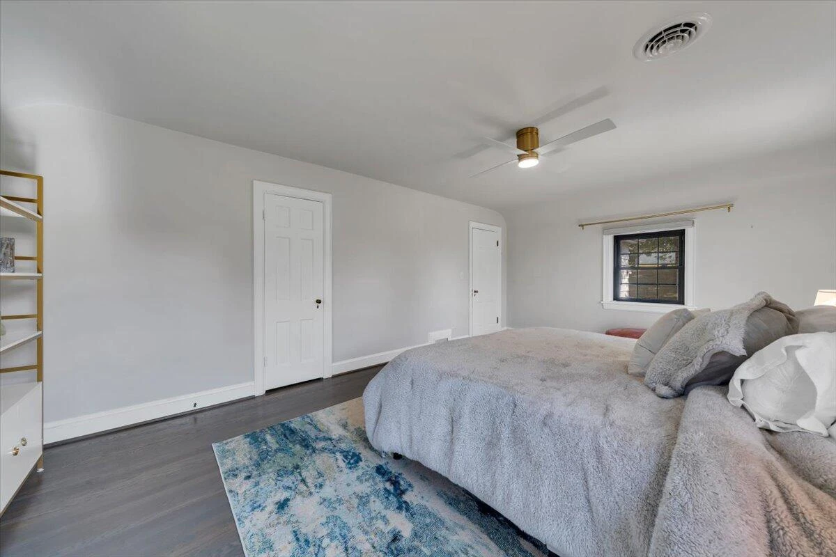 915 Oakwood DR SW - Photo 42