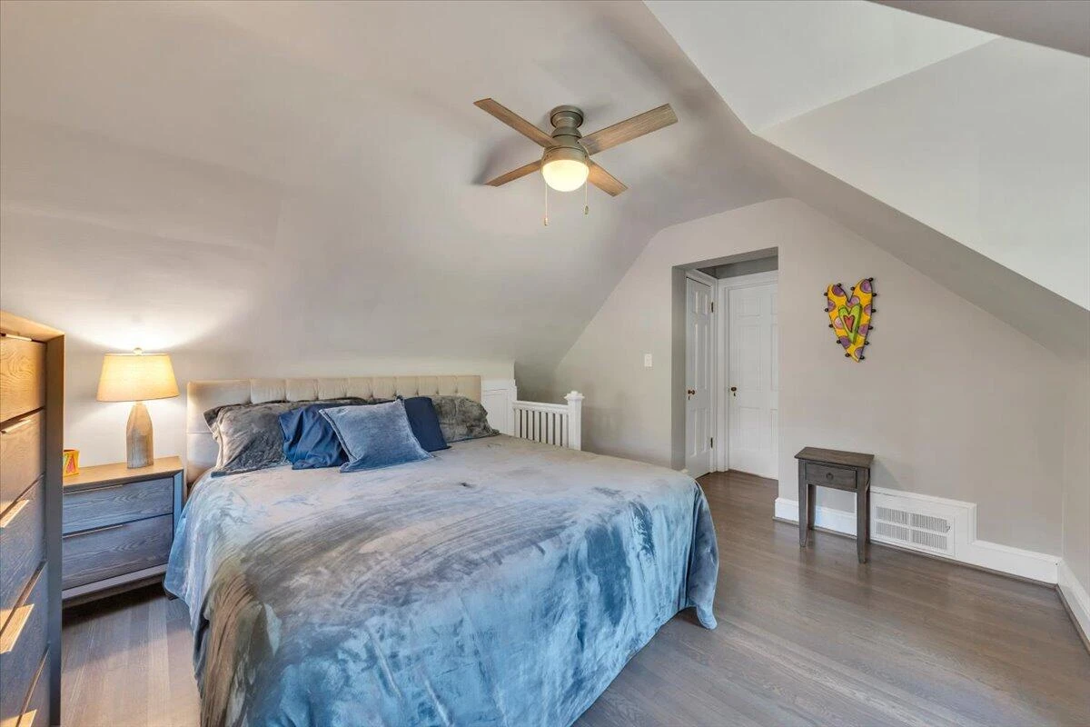915 Oakwood DR SW - Photo 47