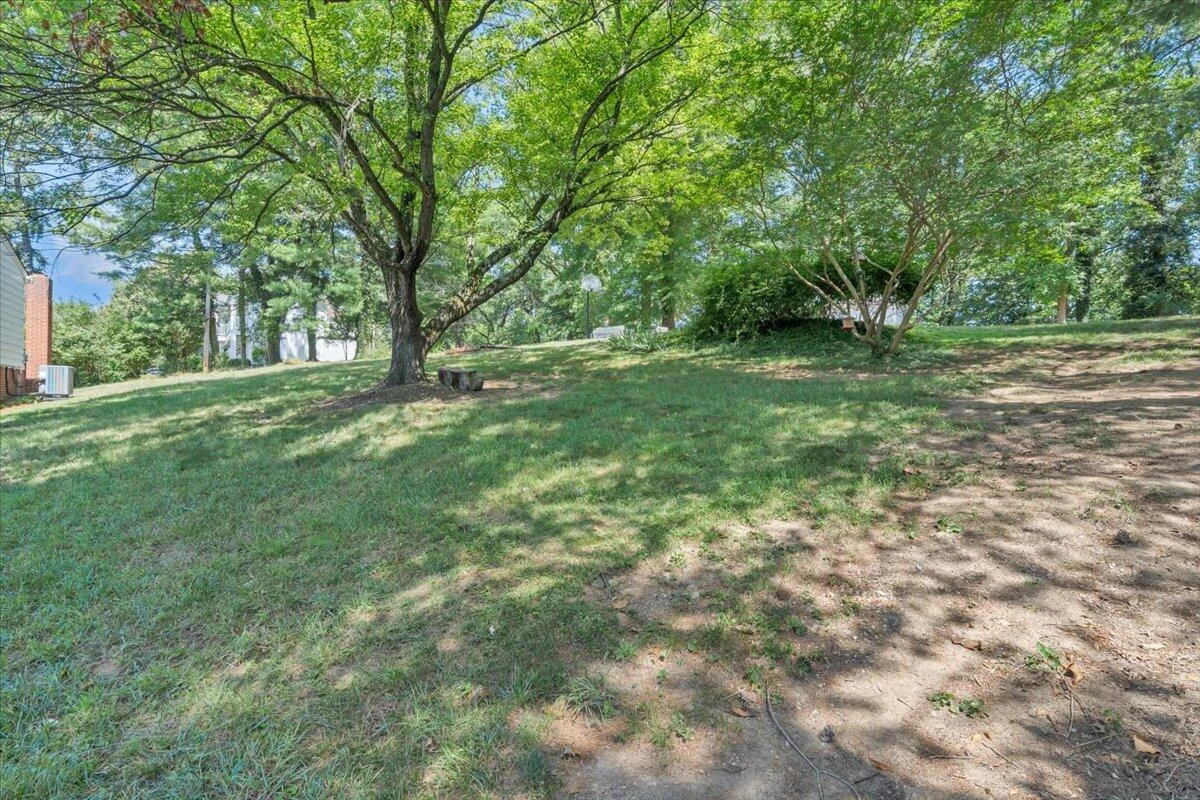 915 Oakwood DR SW - Photo 54