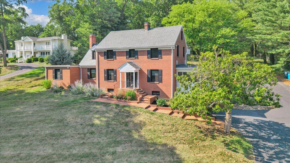 915 Oakwood DR SW - Photo 59