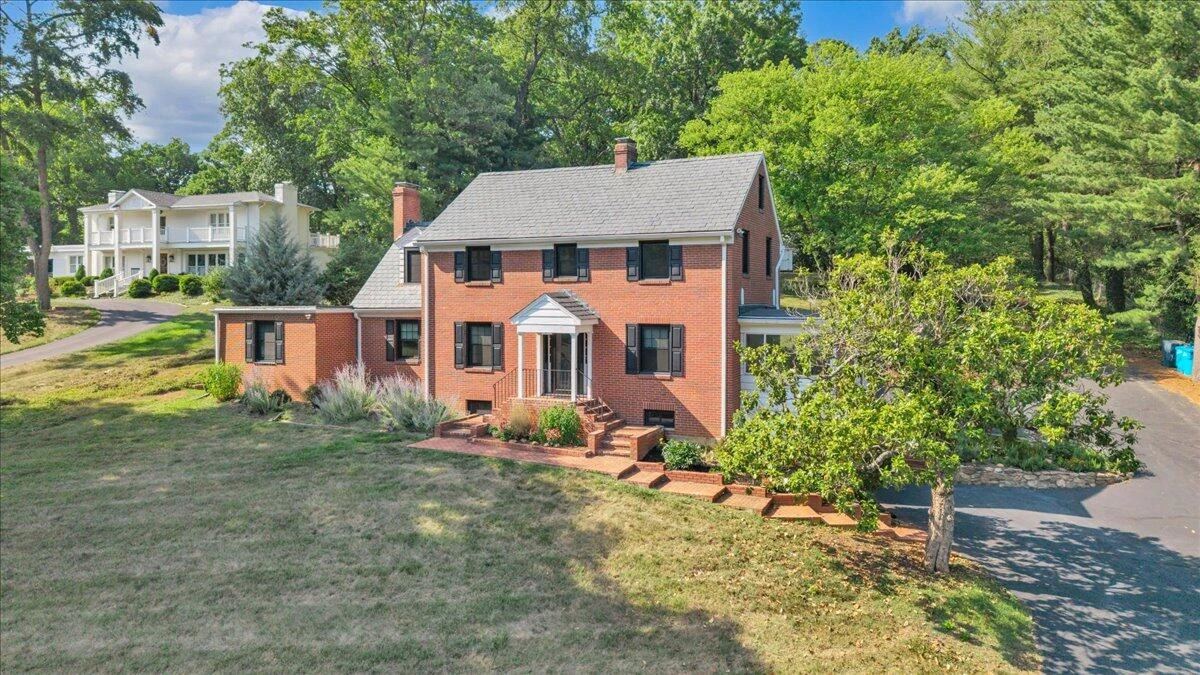915 Oakwood DR SW - Photo 60