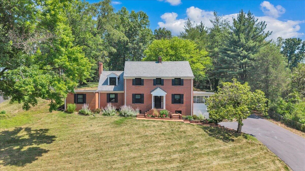 915 Oakwood DR SW - Photo 63
