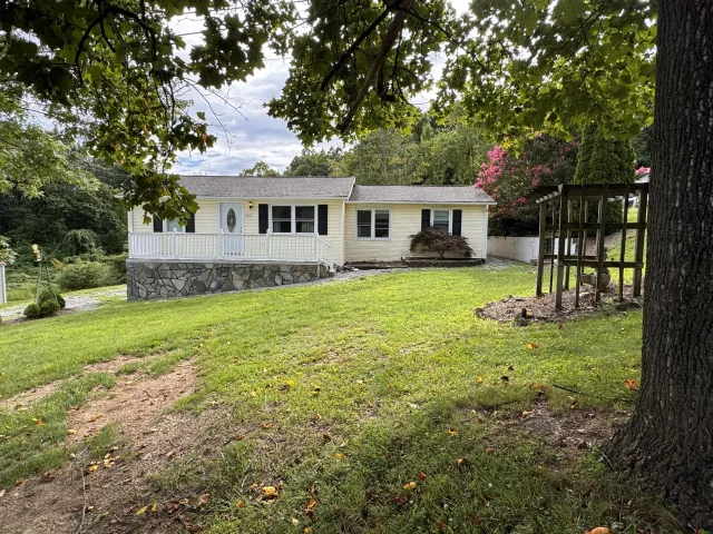 3167 Huffman LN
