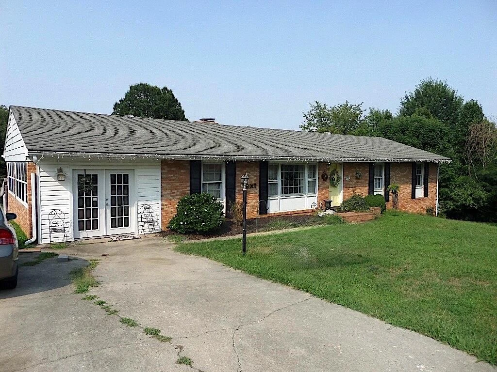 5817 Castle Rock RD