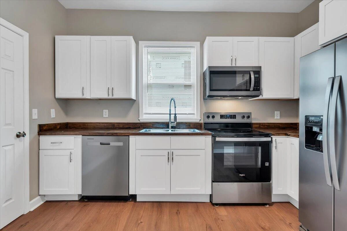 703 Harrison AVE NW - Photo 10