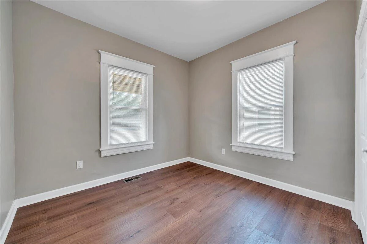 703 Harrison AVE NW - Photo 18