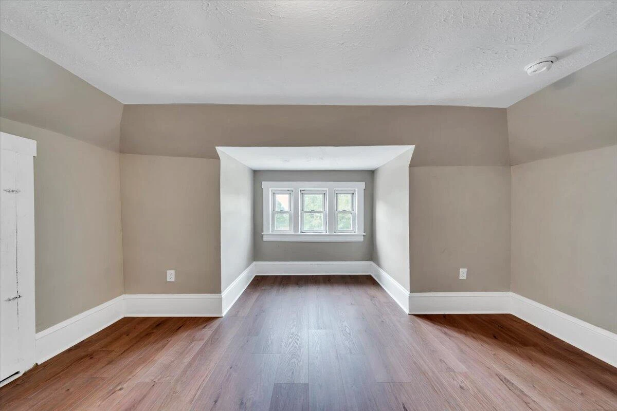 703 Harrison AVE NW - Photo 23