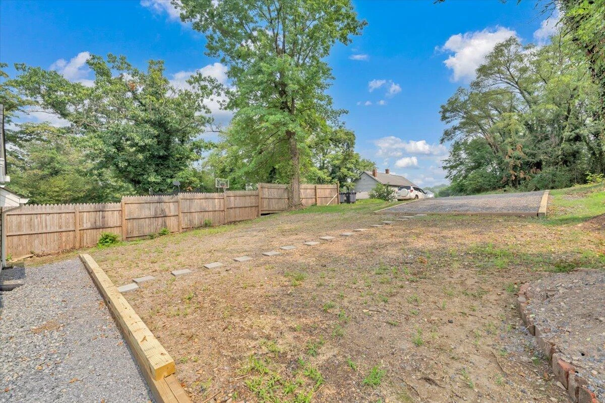 703 Harrison AVE NW - Photo 27