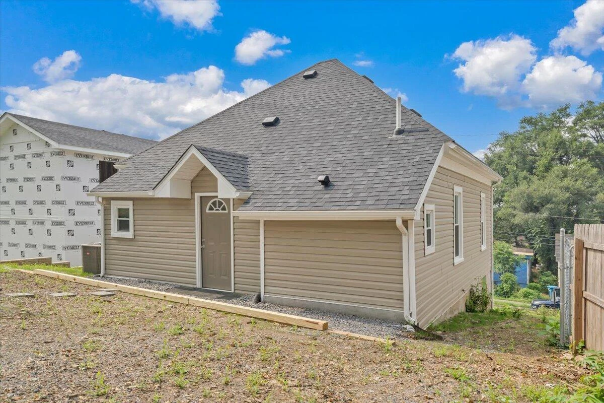 703 Harrison AVE NW - Photo 28