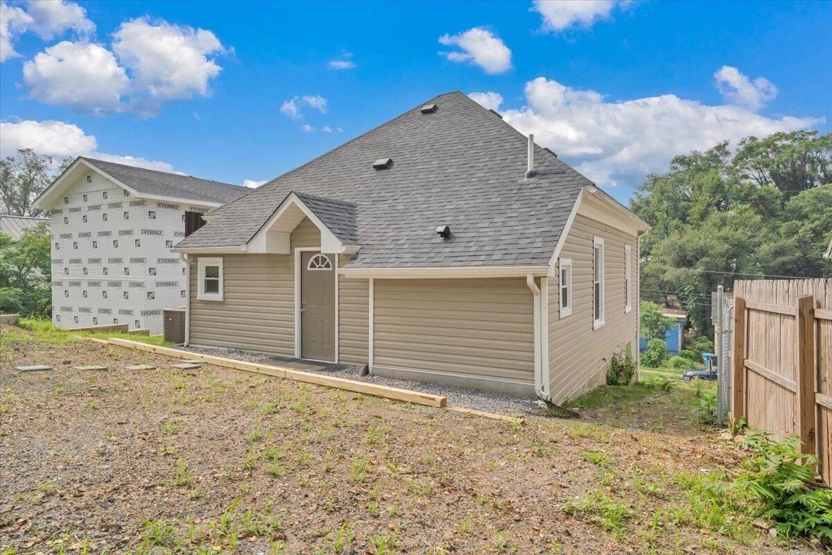 703 Harrison AVE NW - Photo 29