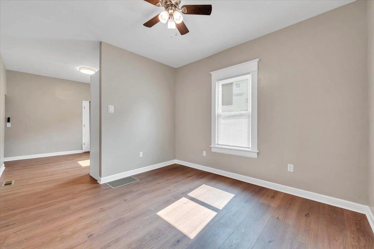 703 Harrison AVE NW - Photo 4