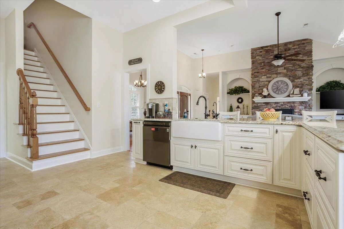 5540 Caron View LN - Photo 19