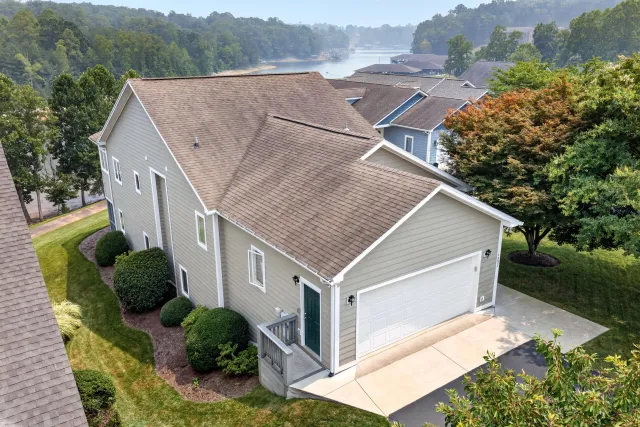 1052 Coves End RD
