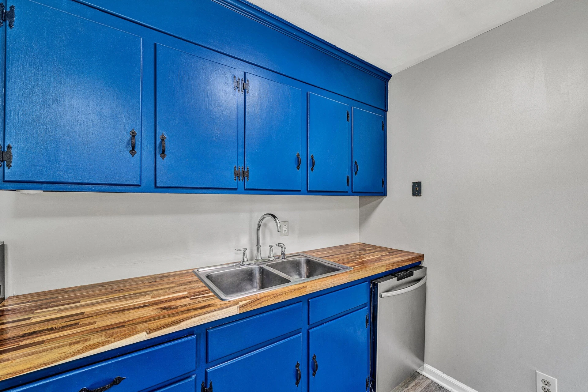 3651 Troutland AVE NW - Photo 7