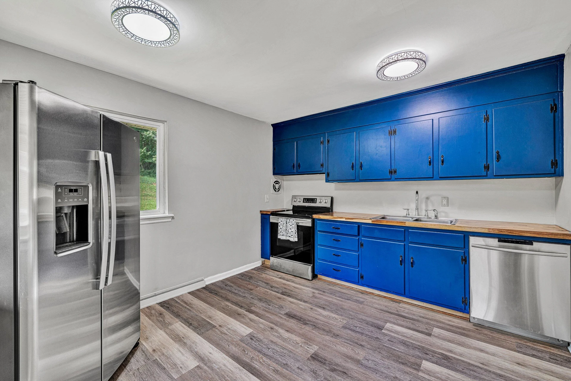 3651 Troutland AVE NW - Photo 8