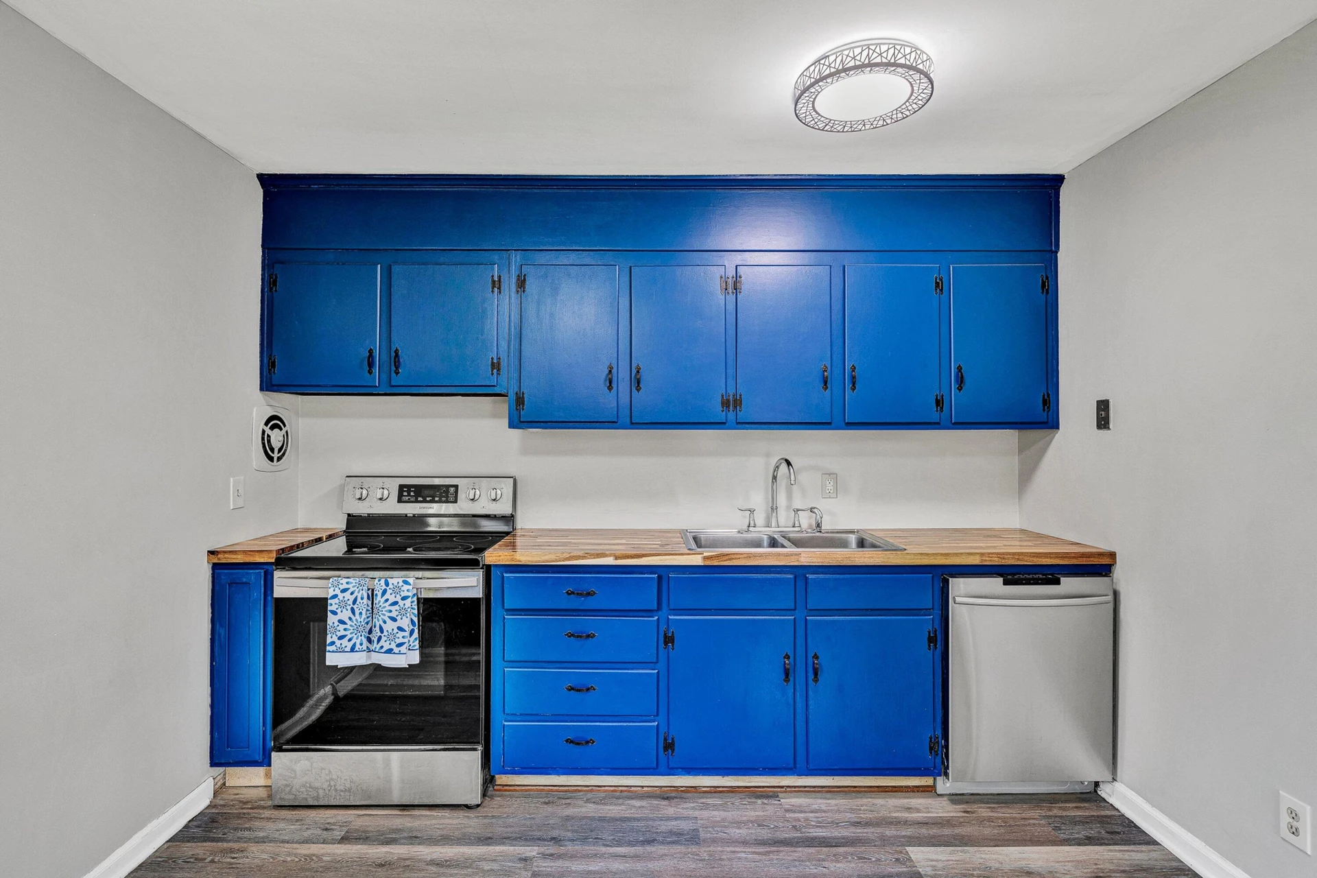3651 Troutland AVE NW - Photo 9