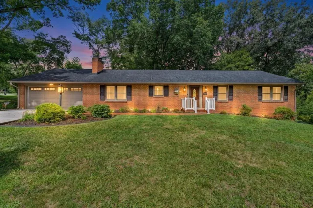 1903 Maylin DR, Salem, VA, 24153