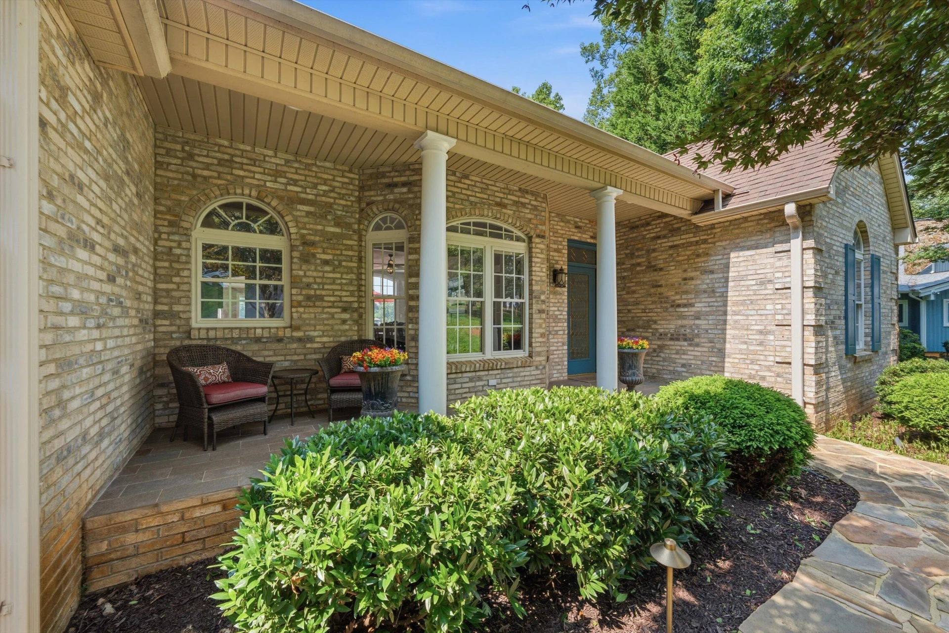 625 Winding Waters DR - Photo 16
