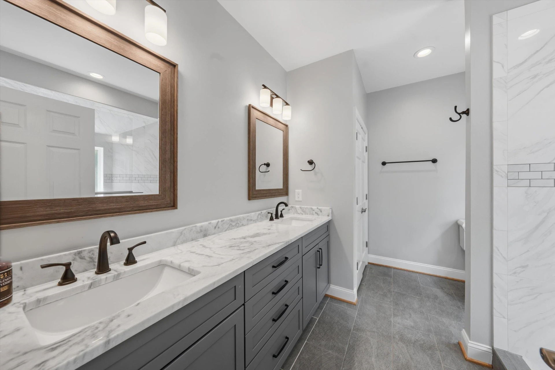 625 Winding Waters DR - Photo 38