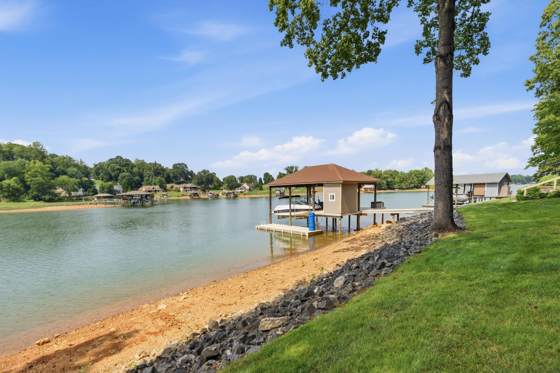 625 Winding Waters DR - Photo 73