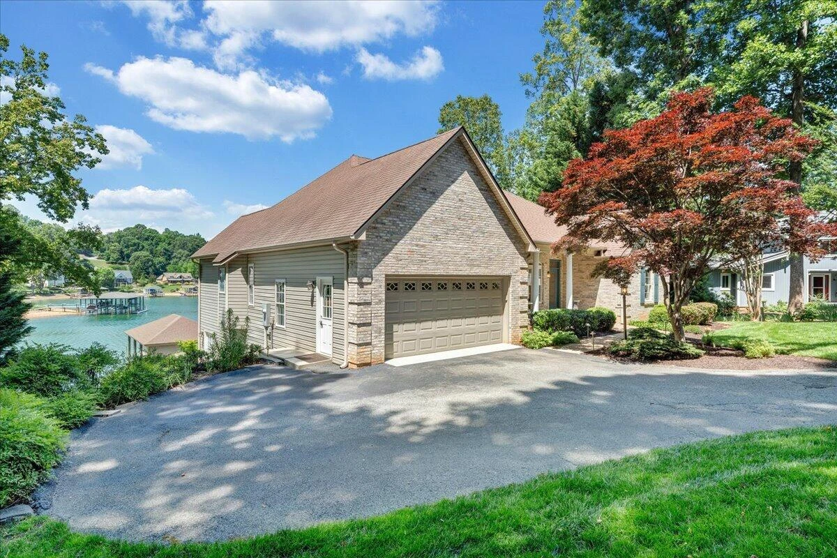 625 Winding Waters DR - Photo 87