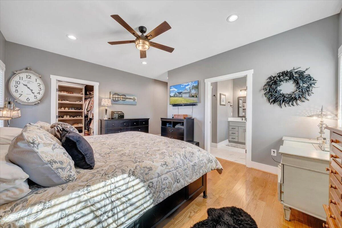 6340 Scruggs RD - Photo 16
